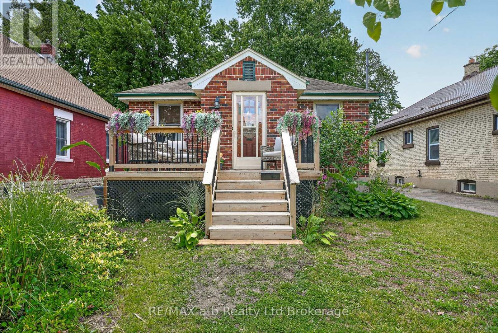 47 Burslem Street, London East, Ontario  N5W 2V6 - Photo 3 - X13473318