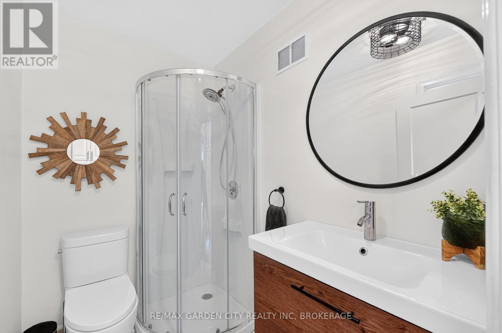 118 Riverdale Drive, St. Catharines, Ontario  L2R 4C2 - Photo 13 - X13472662