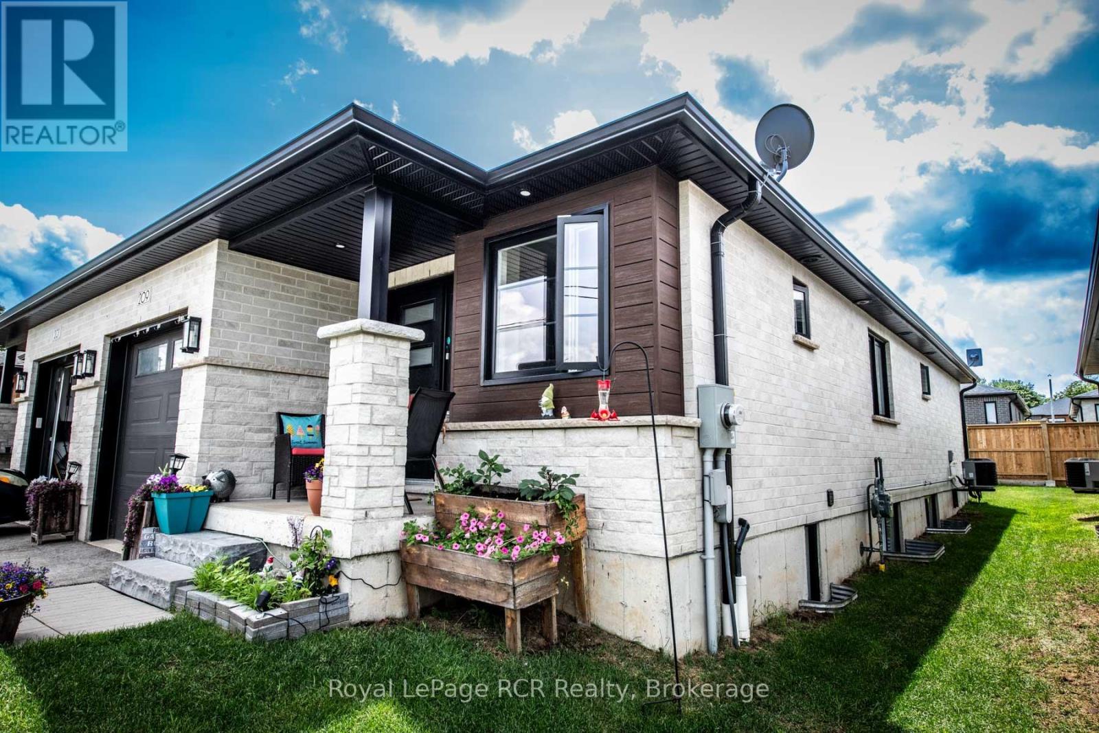 209 Church Street N, Wellington North, Ontario  N0G 2L4 - Photo 5 - X13473388