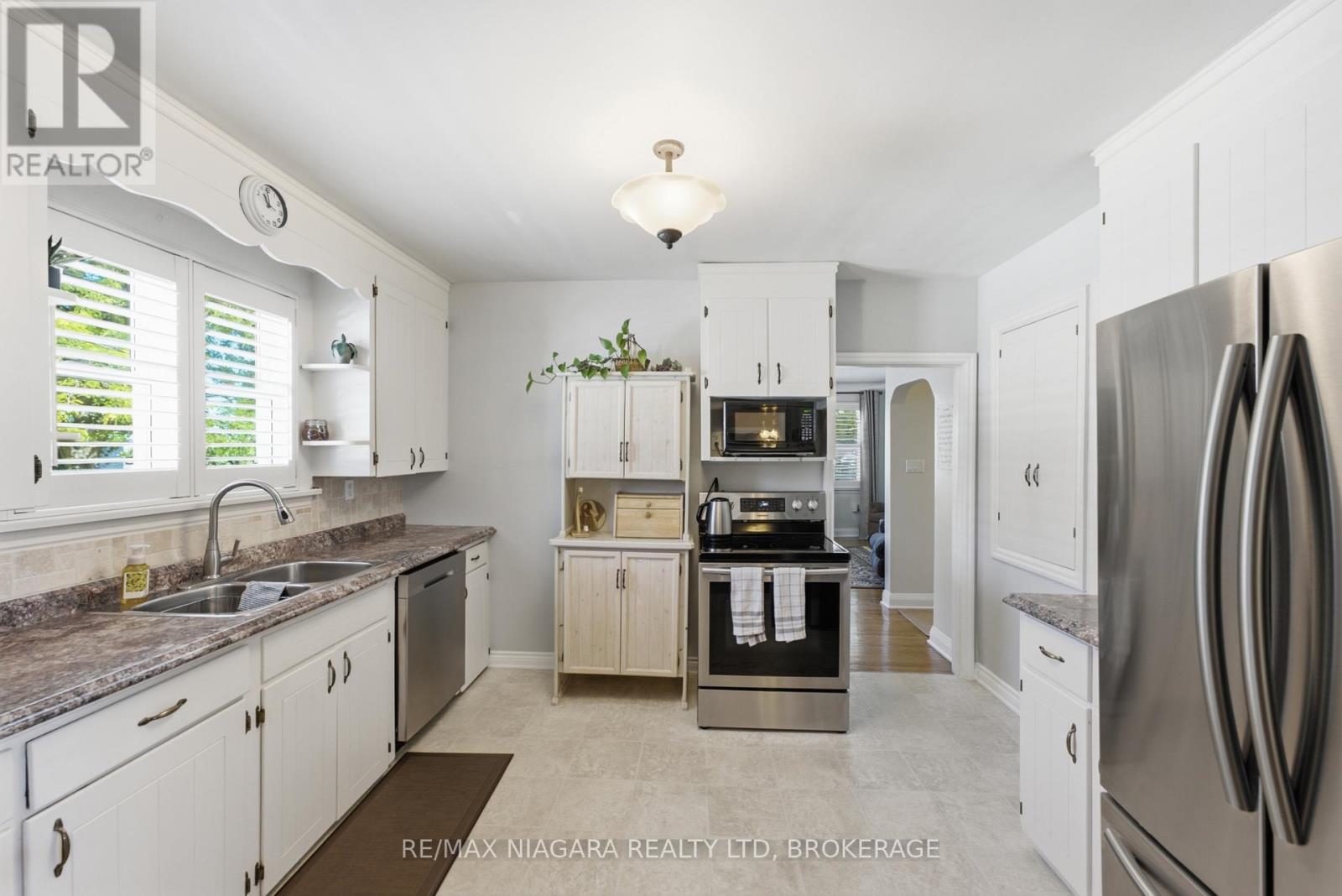 323 St Paul Street W, St. Catharines, Ontario  L2S 2E8 - Photo 9 - X13473418