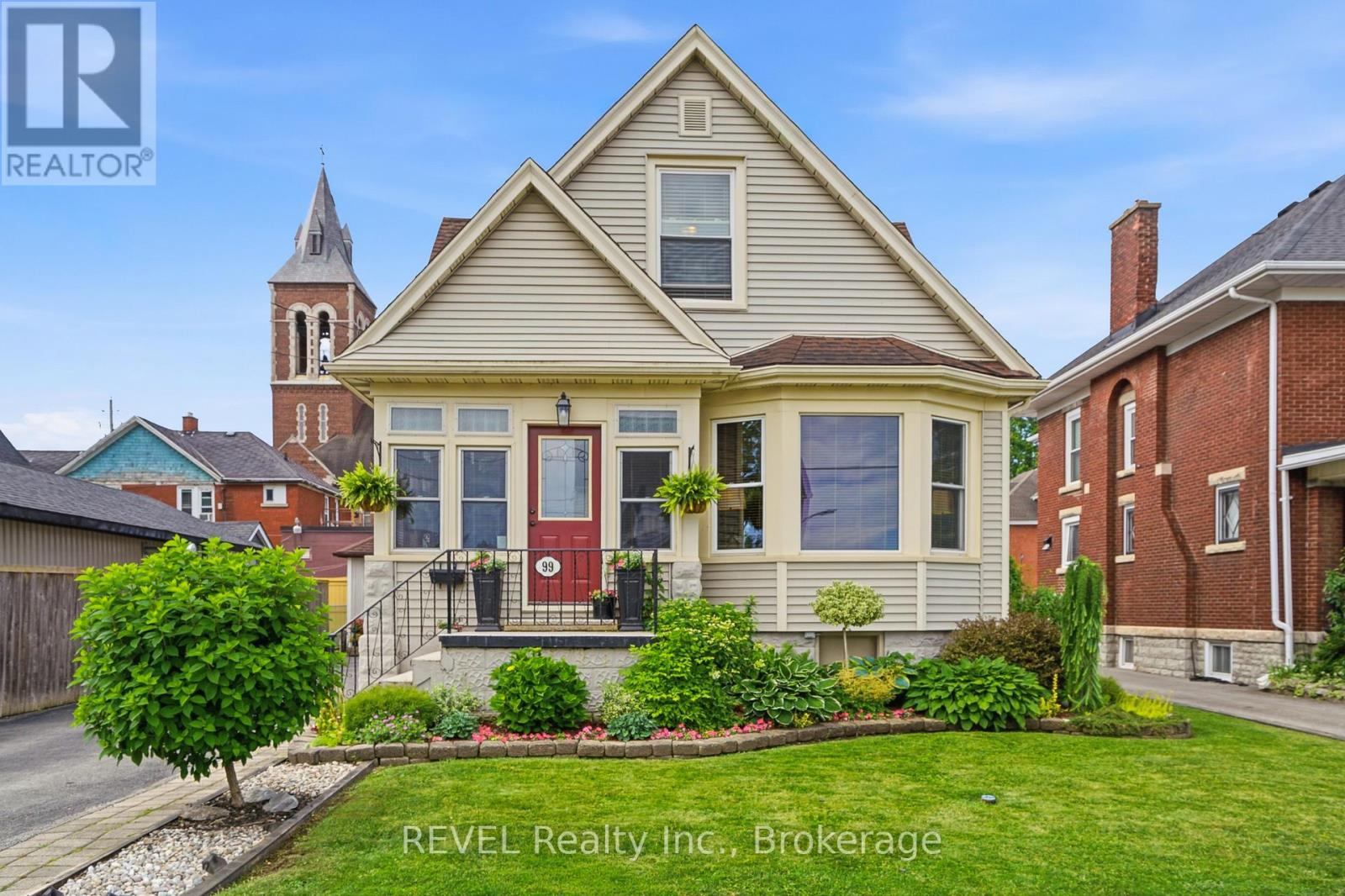 99 Young Street, Welland, Ontario  L3B 4C5 - Photo 2 - X13473882