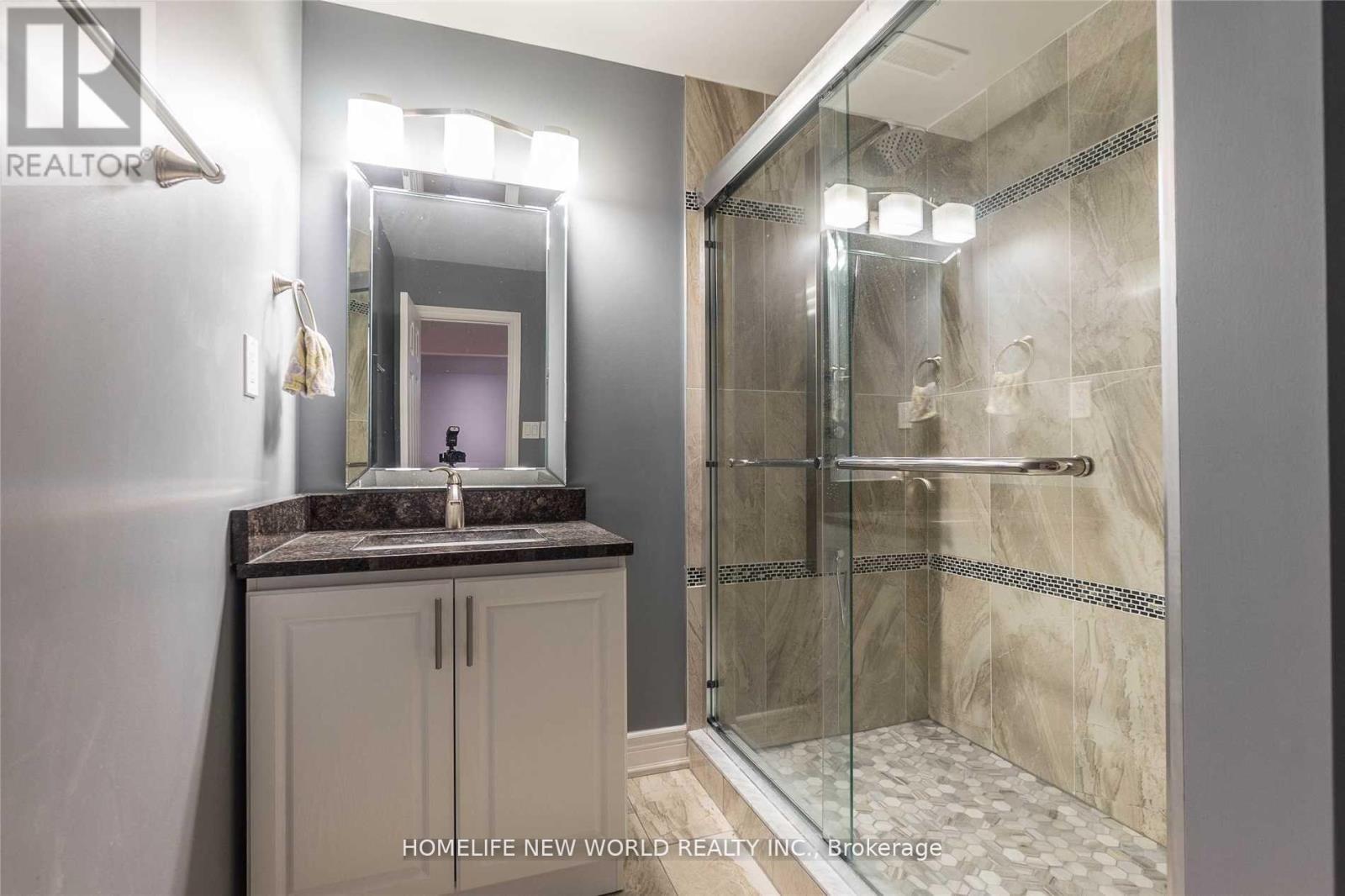 18 Danpatrick Drive, Richmond Hill, Ontario  L4S 2S7 - Photo 13 - N13475016