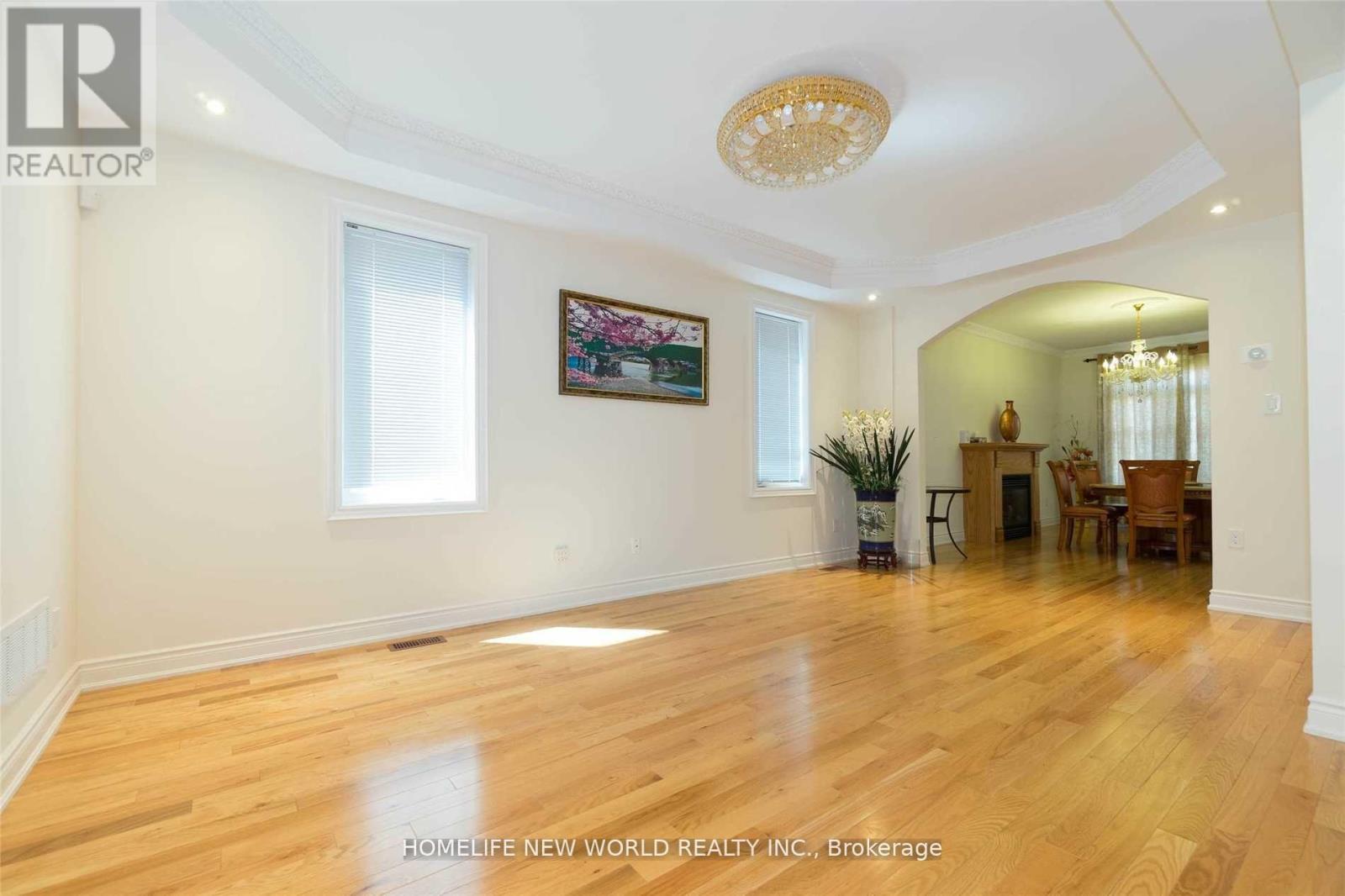 18 Danpatrick Drive, Richmond Hill, Ontario  L4S 2S7 - Photo 4 - N13475016