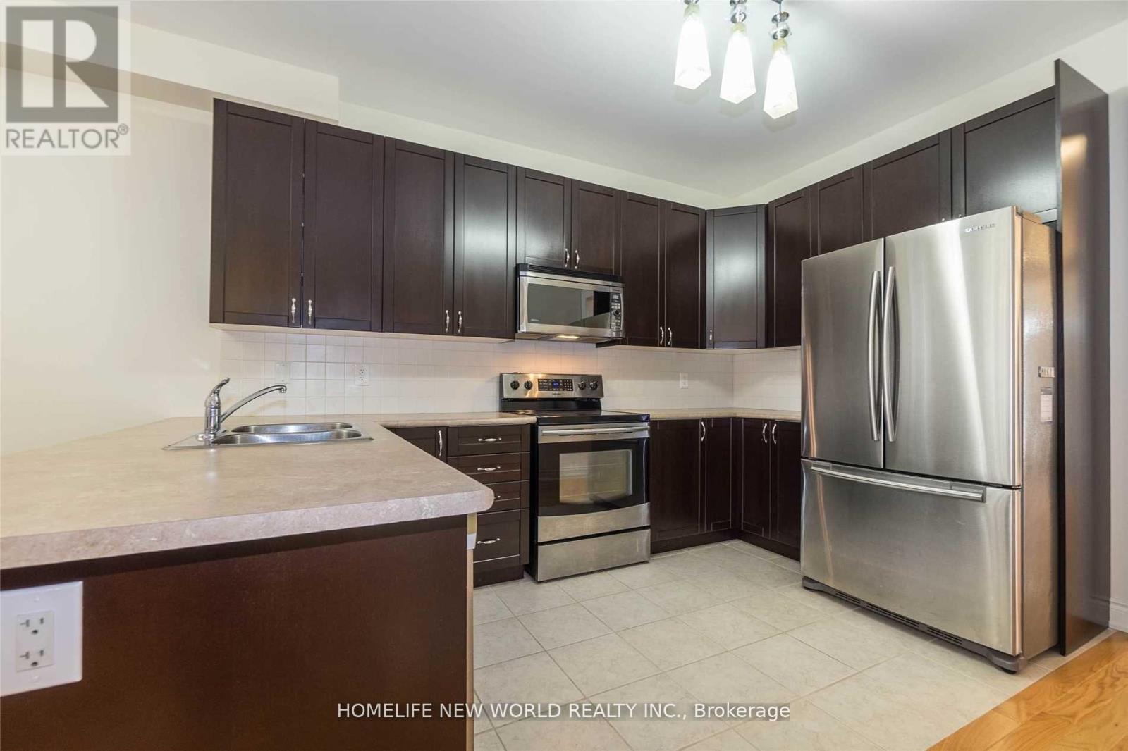 18 Danpatrick Drive, Richmond Hill, Ontario  L4S 2S7 - Photo 2 - N13475016