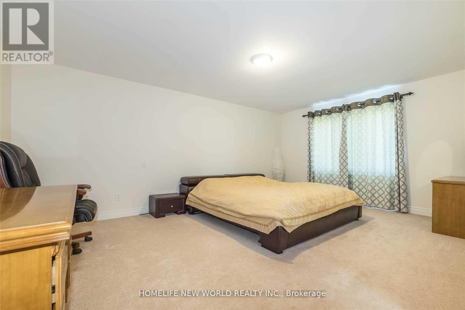 18 Danpatrick Drive, Richmond Hill, Ontario  L4S 2S7 - Photo 6 - N13475016