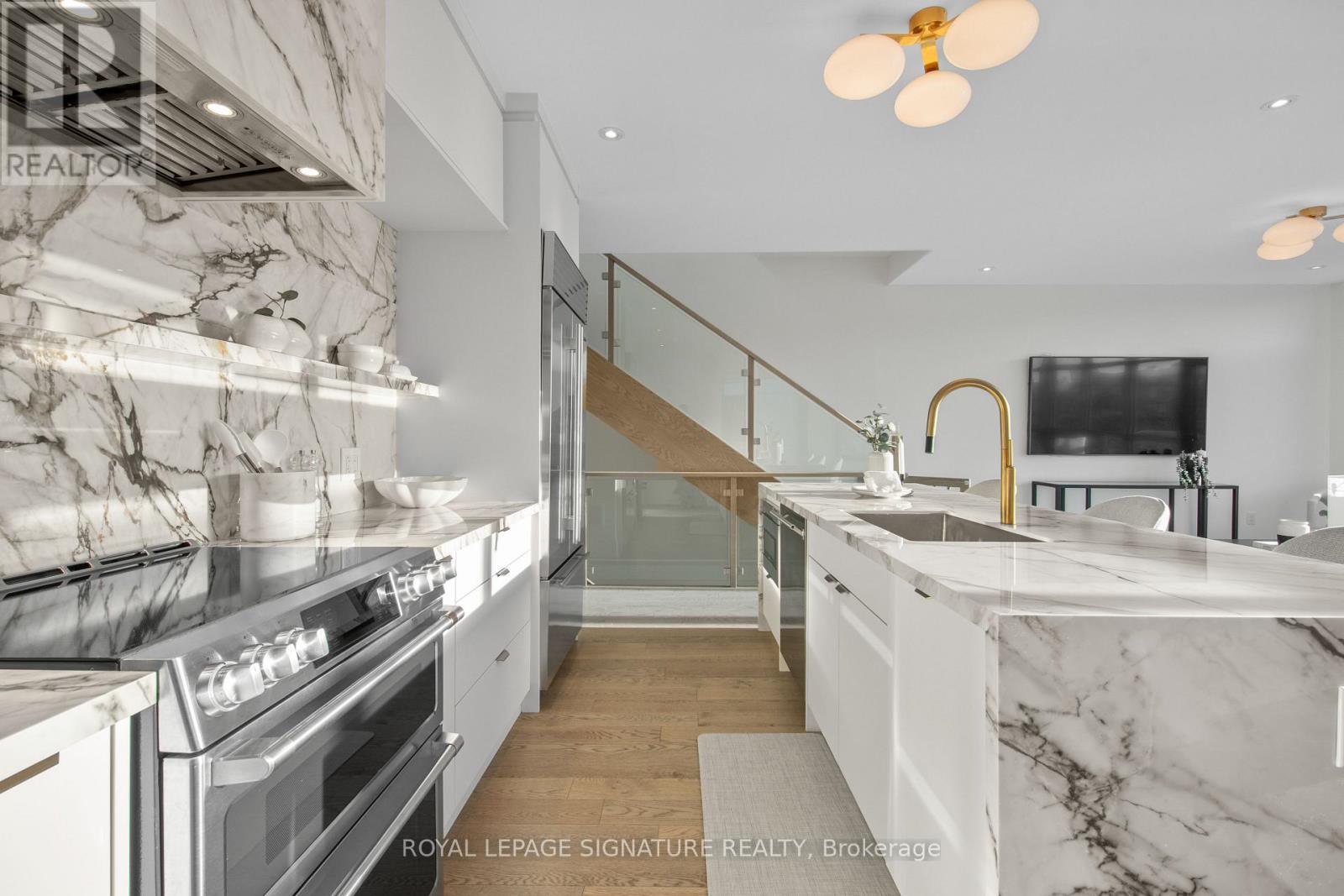 3736 Mangusta Court, Innisfil, Ontario  L9S 0L5 - Photo 14 - N13475068