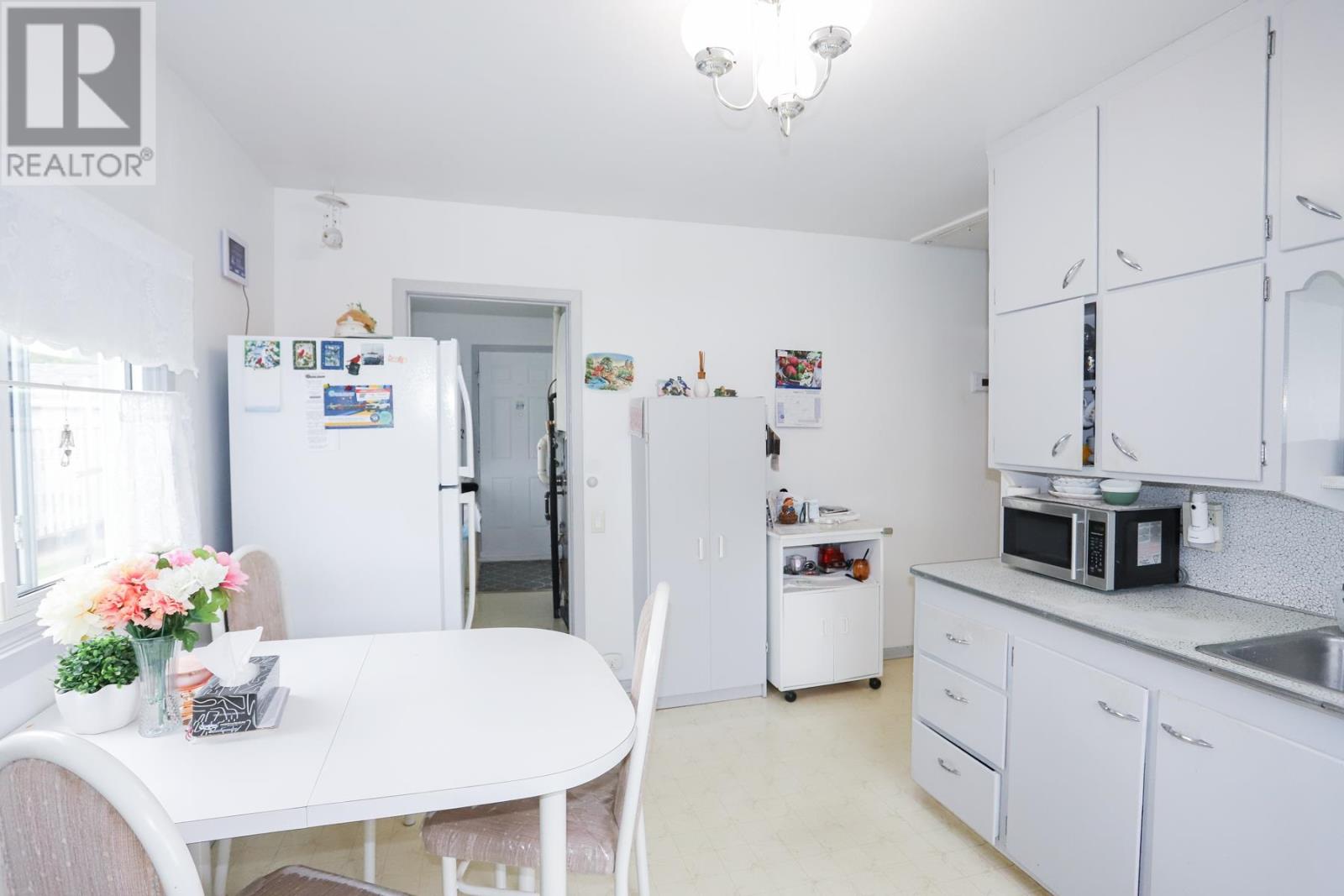 55 Manitou Dr, Sault Ste. Marie, Ontario  P6B 5K4 - Photo 14 - SM261534