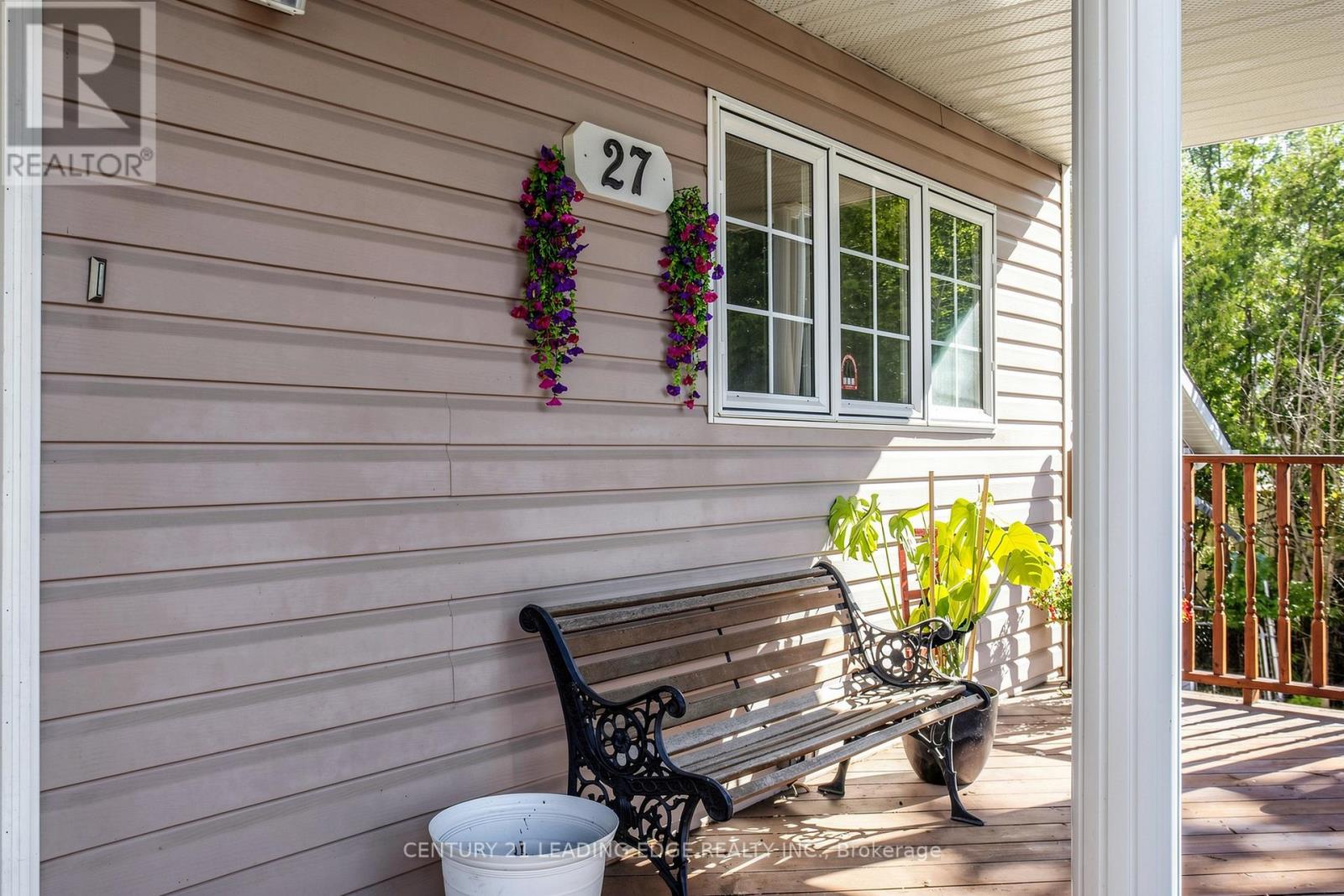 27 Robert Street, Georgina, Ontario  L4P 1K7 - Photo 6 - N13475106