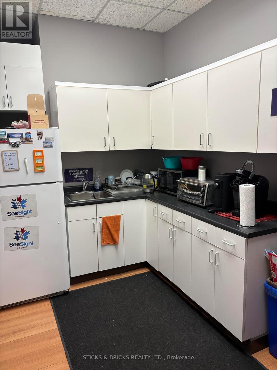 203 - 4673 Ontario Avenue, Niagara Falls, Ontario  L2E 3R1 - Photo 11 - X13474712
