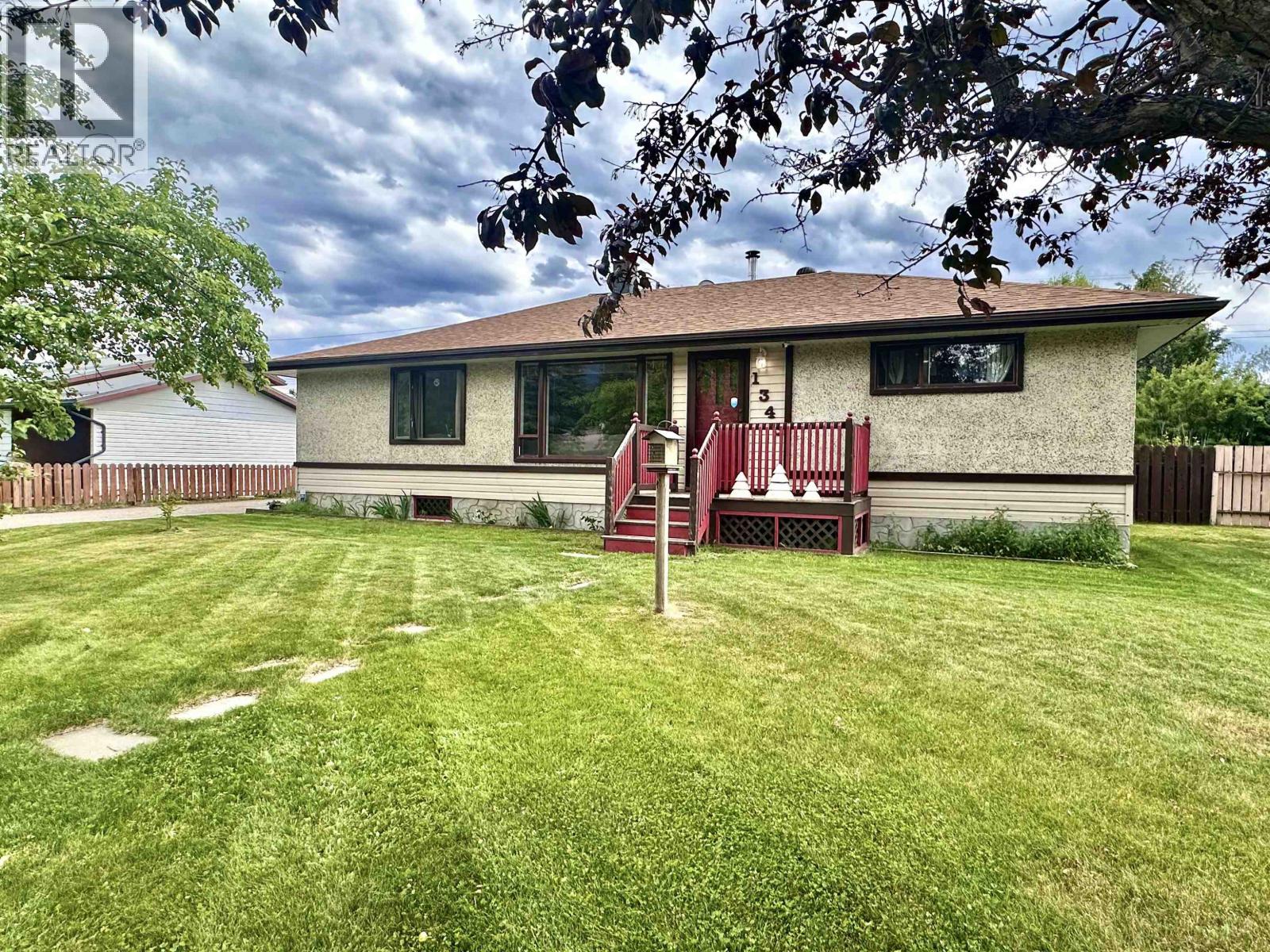 1343 7th Avenue, Valemount, British Columbia  V0E 2Z0 - Photo 1 - R3138578