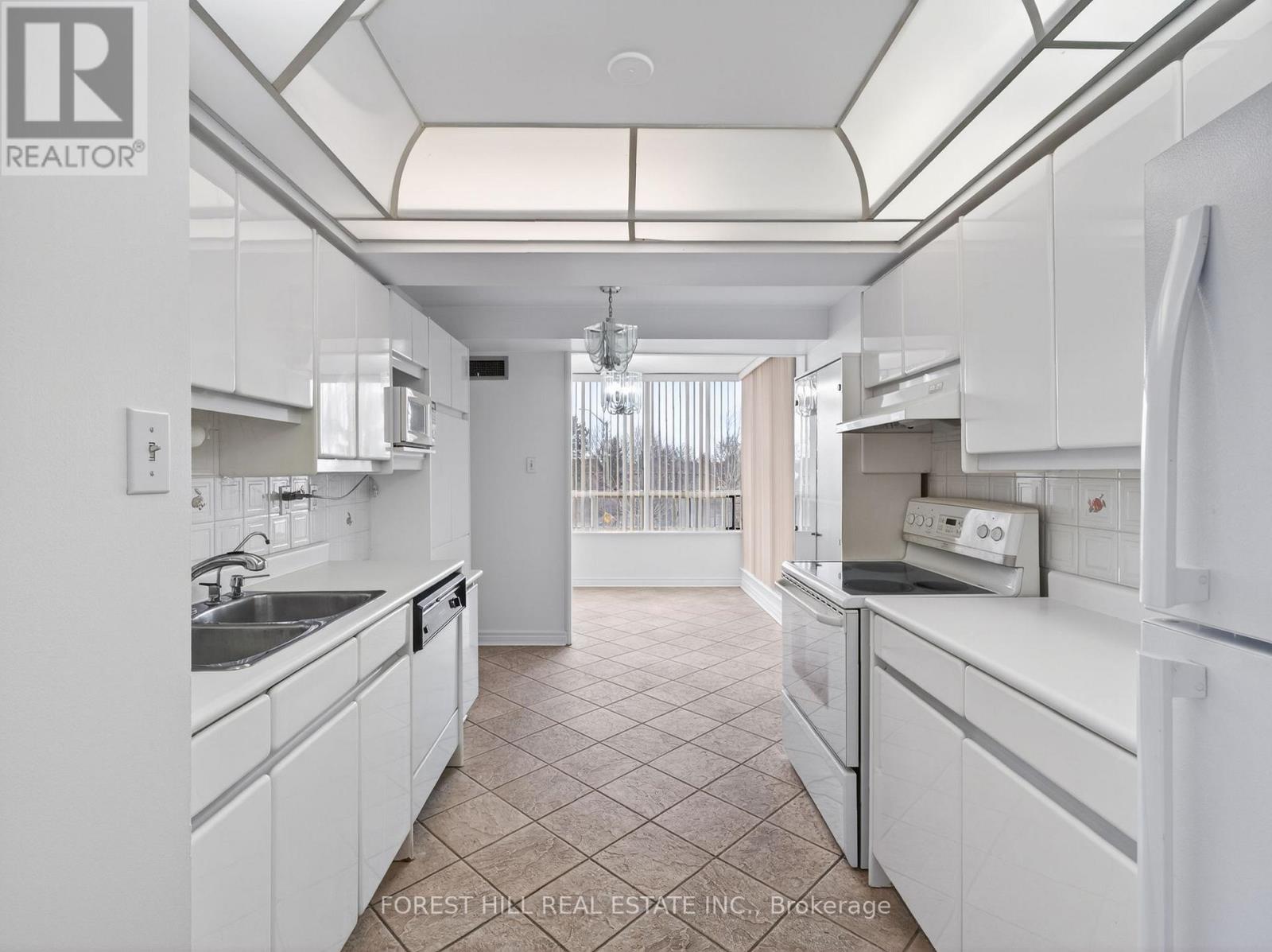 203 - 343 Clark Avenue W, Vaughan (Crestwood-Springfarm-Yorkhill), Ontario  L4J 7K5 - Photo 5 - N13475372