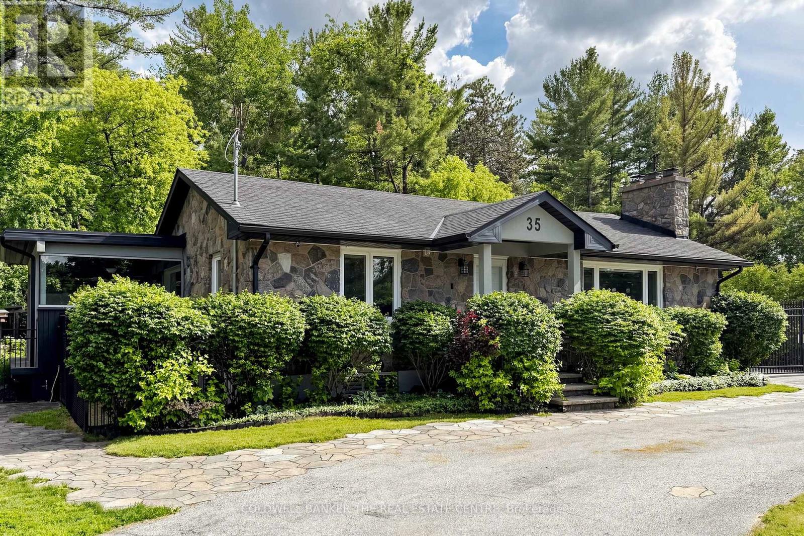 35 Parkside Drive, East Gwillimbury, Ontario  L9N 1G2 - Photo 2 - N13475416