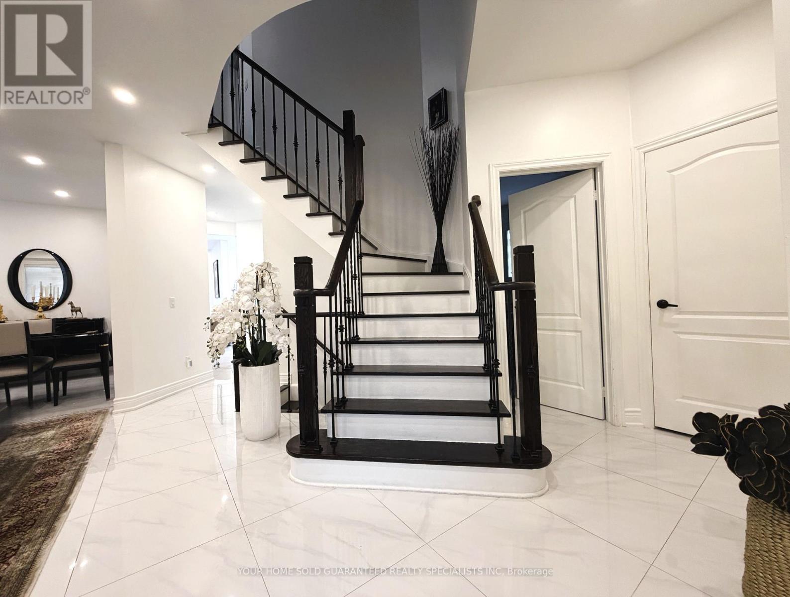 107 Bel Canto Crescent, Richmond Hill, Ontario  L4E 4H4 - Photo 10 - N13475778