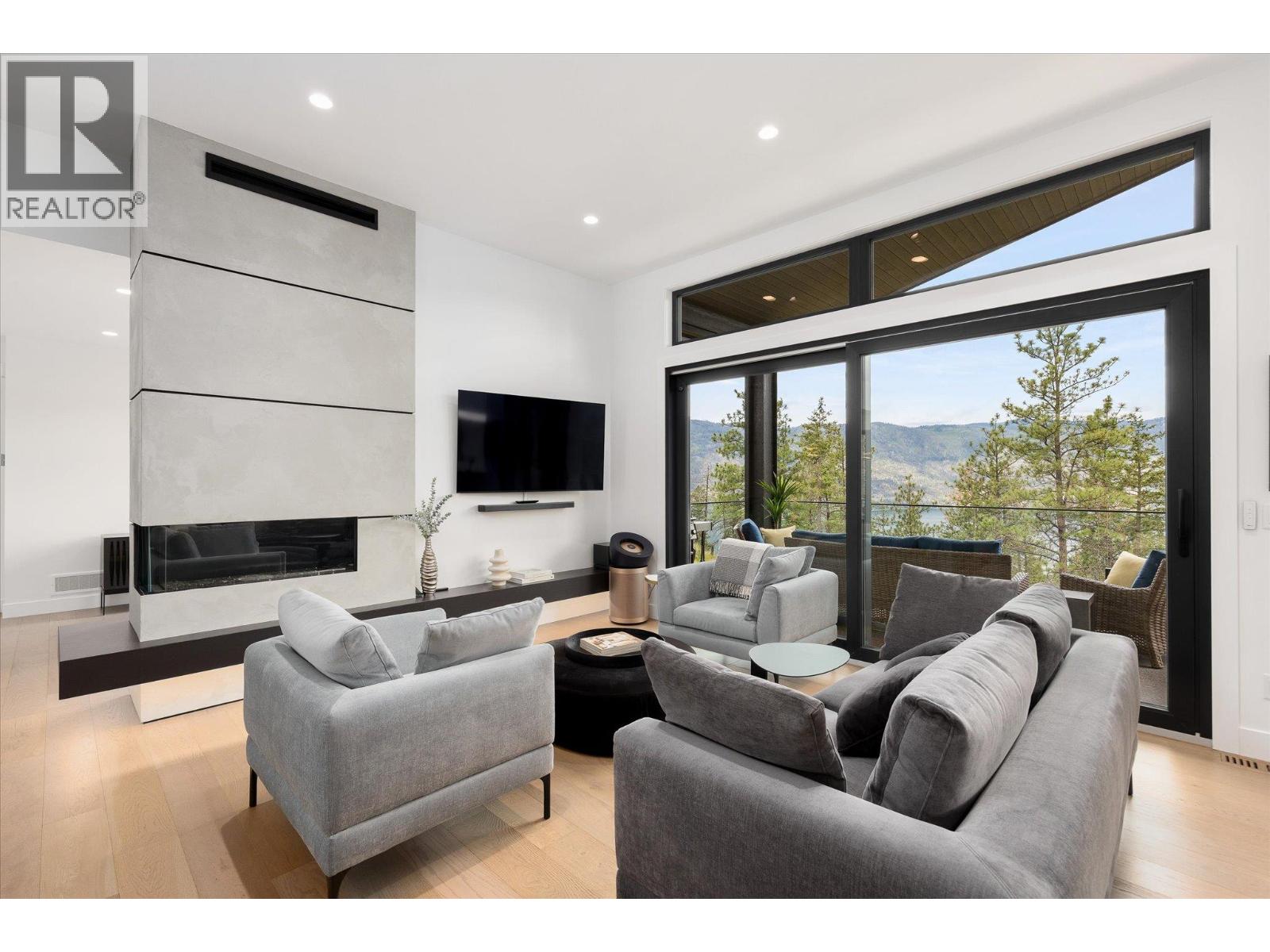 10038 Beacon Hill Drive, Lake Country, British Columbia  V4V 0A9 - Photo 8 - 10391596