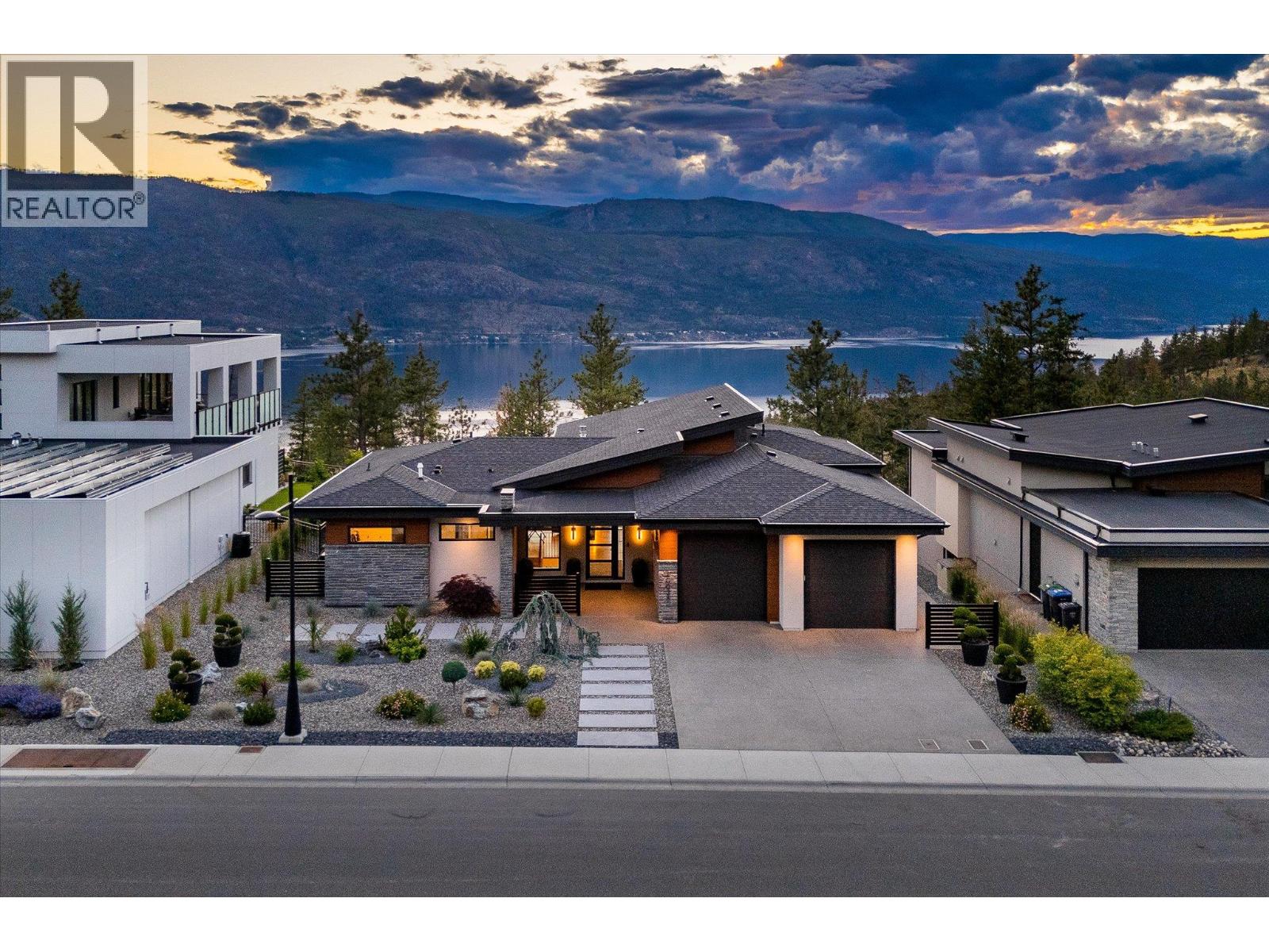 10038 Beacon Hill Drive, Lake Country, British Columbia  V4V 0A9 - Photo 3 - 10391596