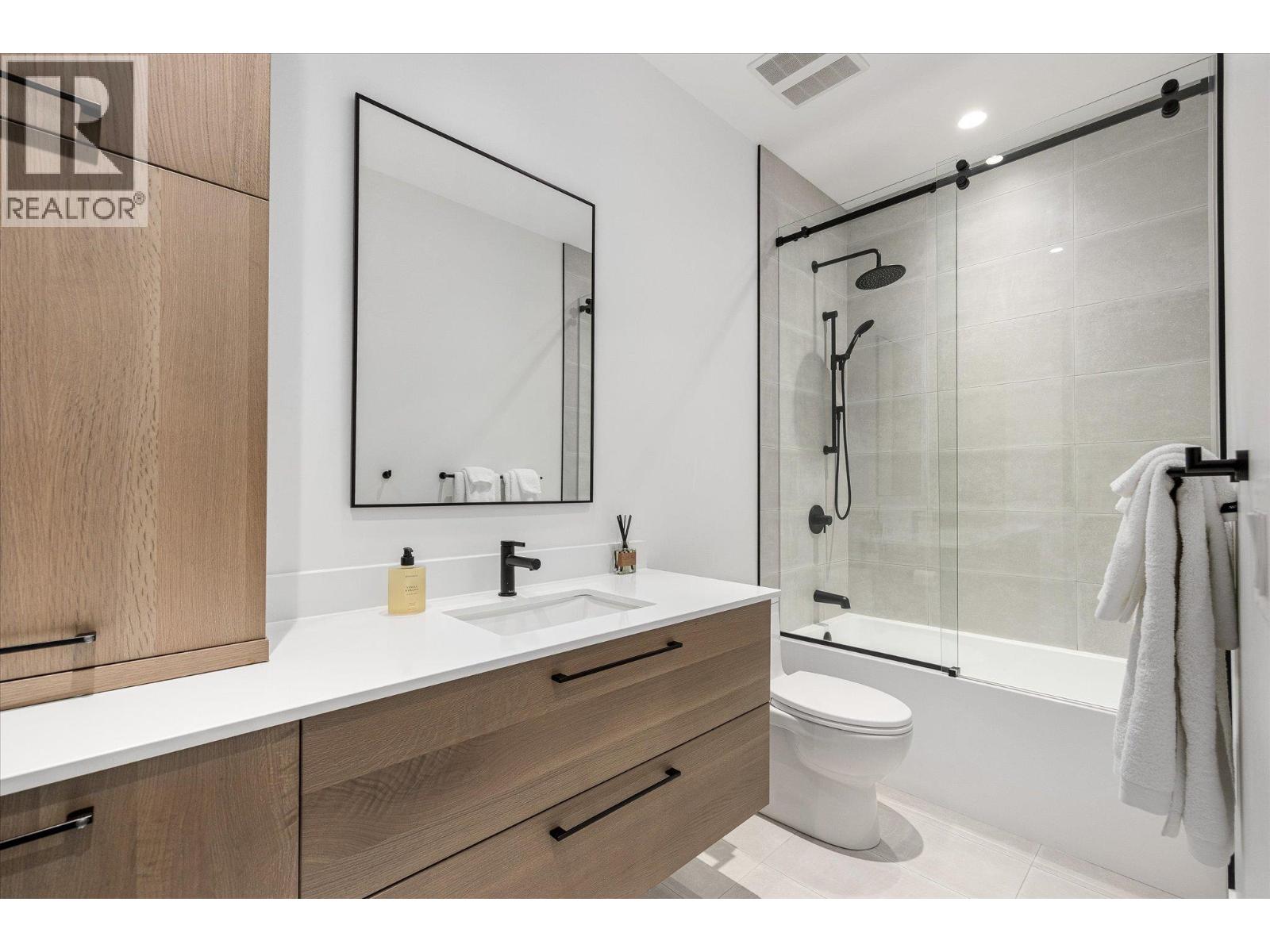 10038 Beacon Hill Drive, Lake Country, British Columbia  V4V 0A9 - Photo 47 - 10391596