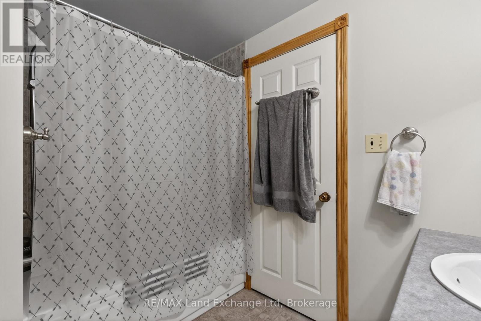 696 Josephine Street, North Huron, Ontario  N0G 2W0 - Photo 35 - X13473756