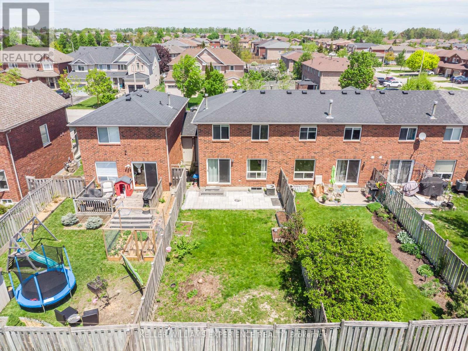 70 Weymouth Road, Barrie, Ontario  L4M 6R7 - Photo 4 - S13135870