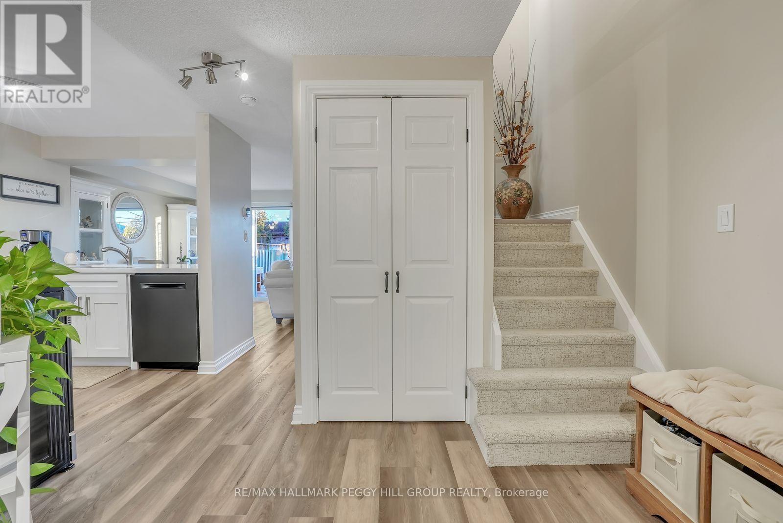25 Bibby Court, Barrie, Ontario  L4N 8T4 - Photo 8 - S13414488
