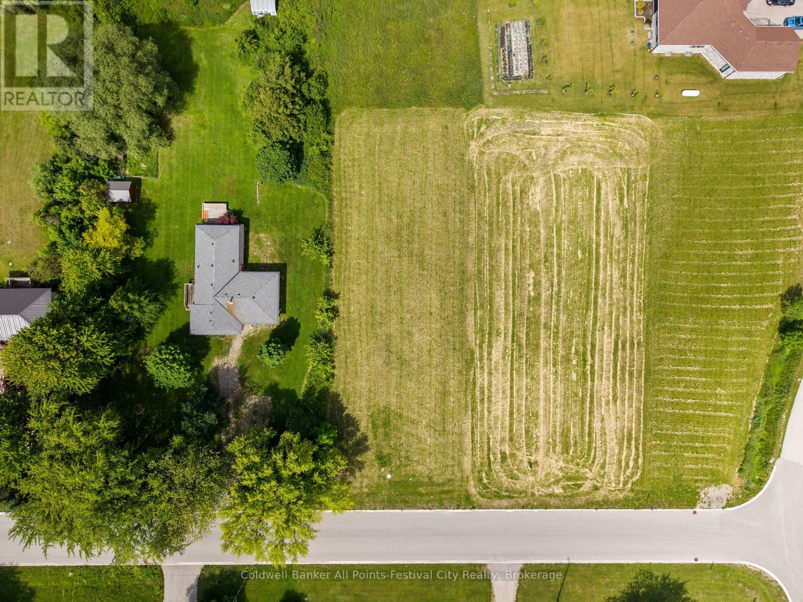 9 Wellington Street S, Ashfield-Colborne-Wawanosh, Ontario  N7A 3X9 - Photo 7 - X13474386