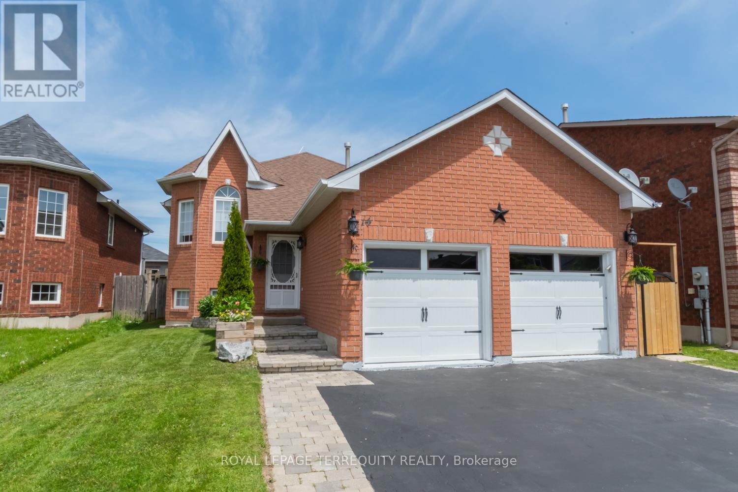 14 Hewitt Place, Barrie, Ontario  L4M 7B3 - Photo 1 - S13456760
