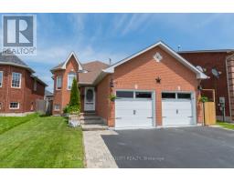 14 HEWITT PLACE, Barrie, Ontario