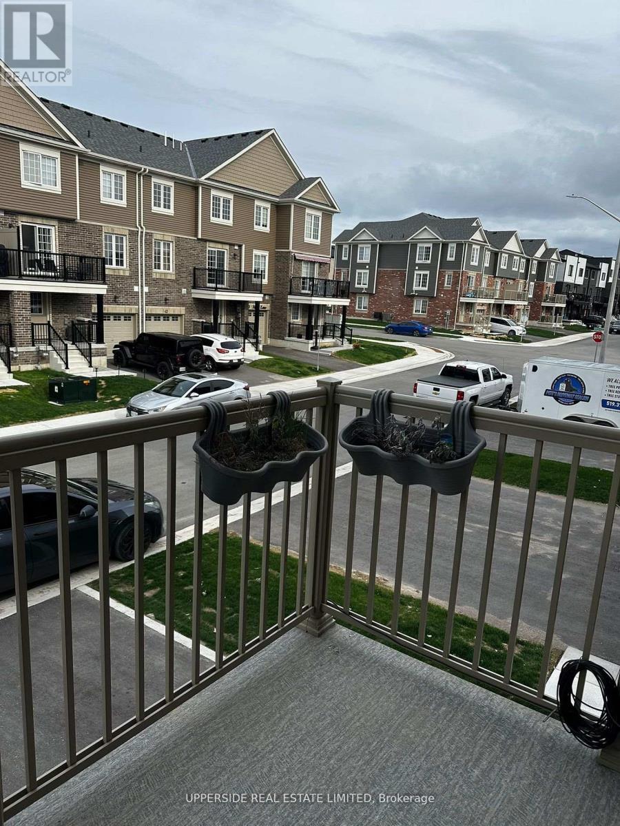 51 Hay Lane, Barrie, Ontario  L9J 0C2 - Photo 11 - S13473910