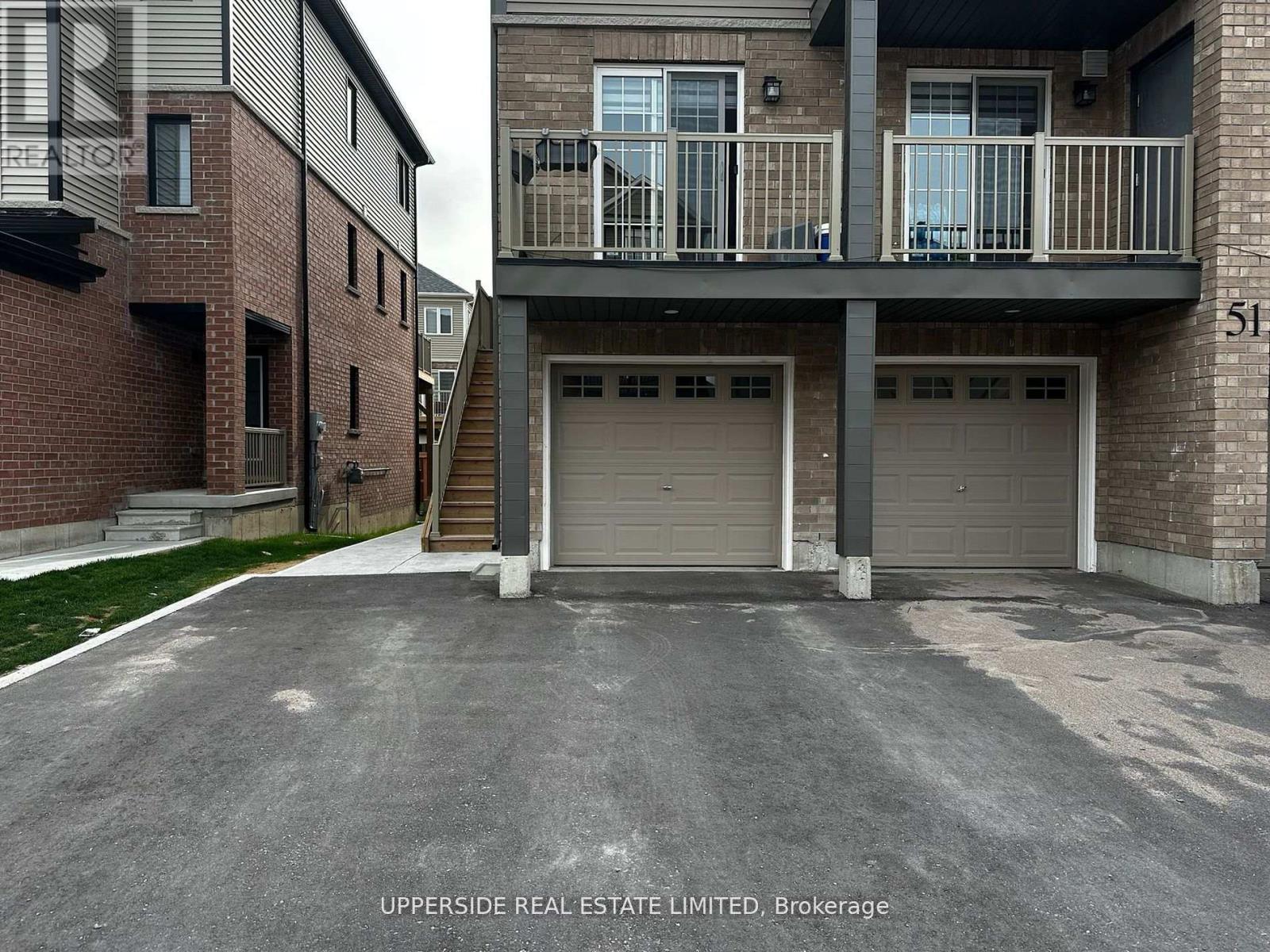 51 HAY LANE, Barrie, Ontario