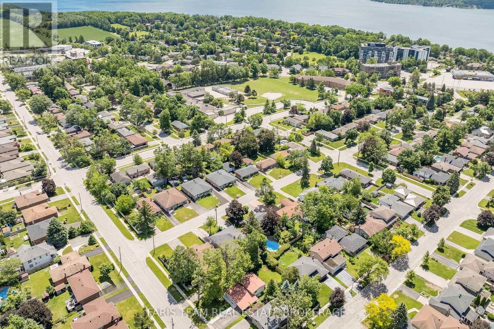37 Downsview Drive, Barrie, Ontario  L4M 4P9 - Photo 32 - S13474014