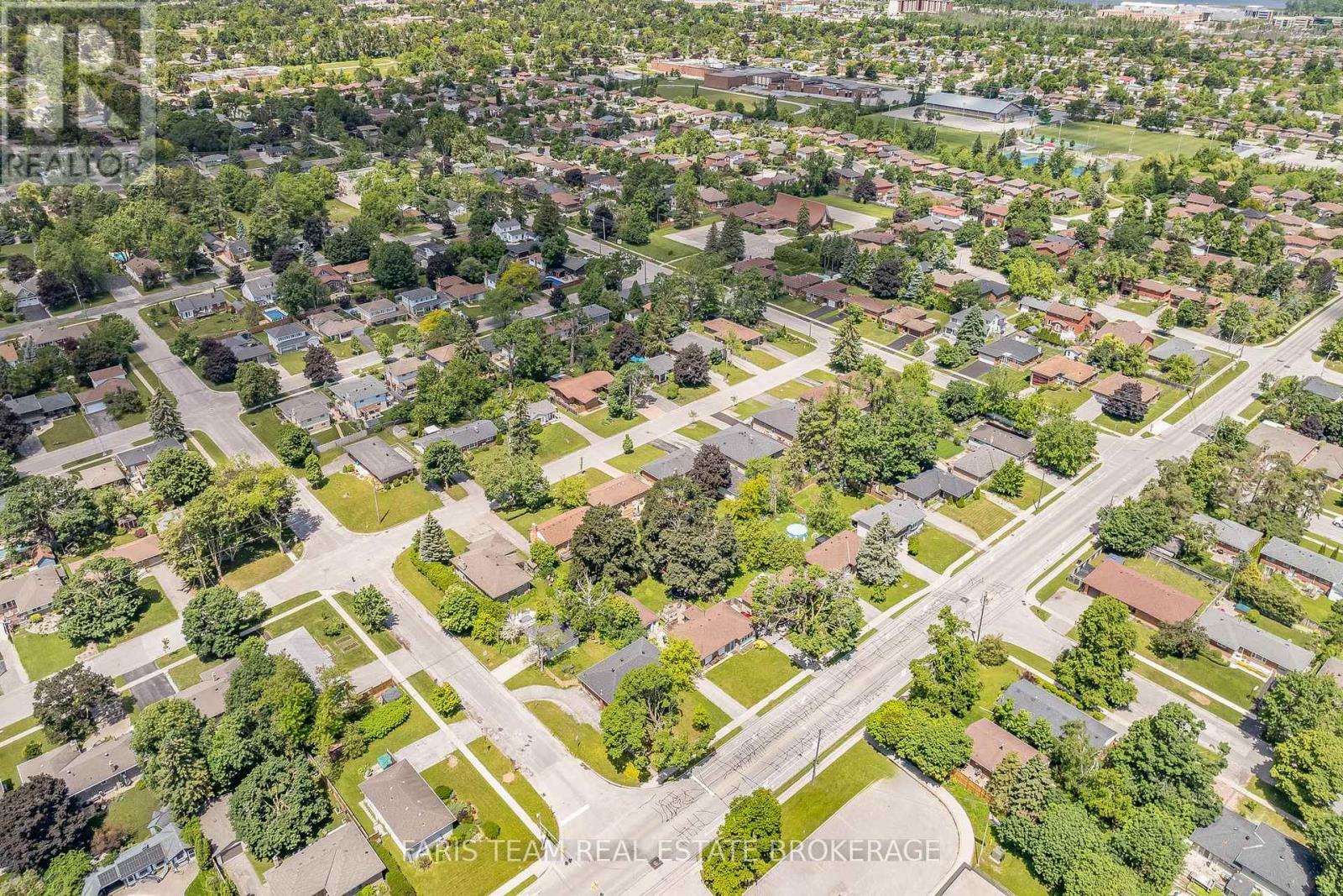 37 Downsview Drive, Barrie, Ontario  L4M 4P9 - Photo 33 - S13474014