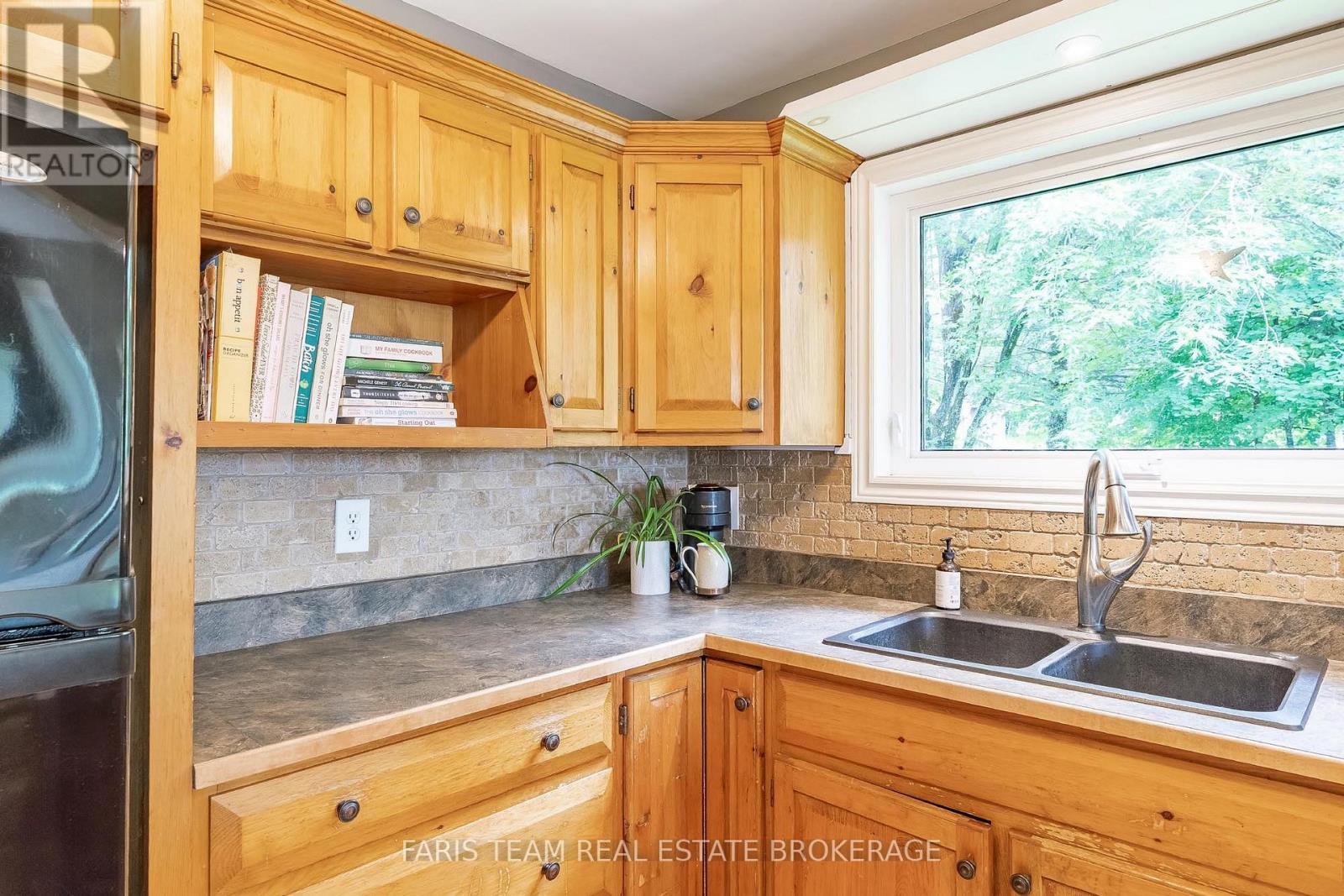 2268 Flos Road 10 E, Springwater, Ontario  L0L 1P0 - Photo 7 - S13474194