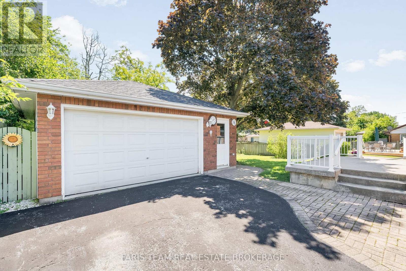 37 Downsview Drive, Barrie, Ontario  L4M 4P9 - Photo 29 - S13474014