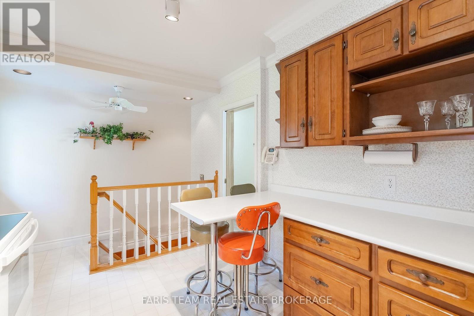 37 Downsview Drive, Barrie, Ontario  L4M 4P9 - Photo 9 - S13474014