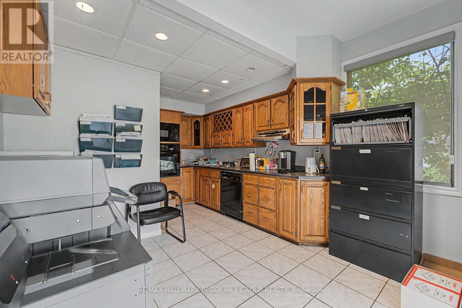 173 Dunlop Street W, Barrie, Ontario L4N 1B4 - Photo 7 - S13474354