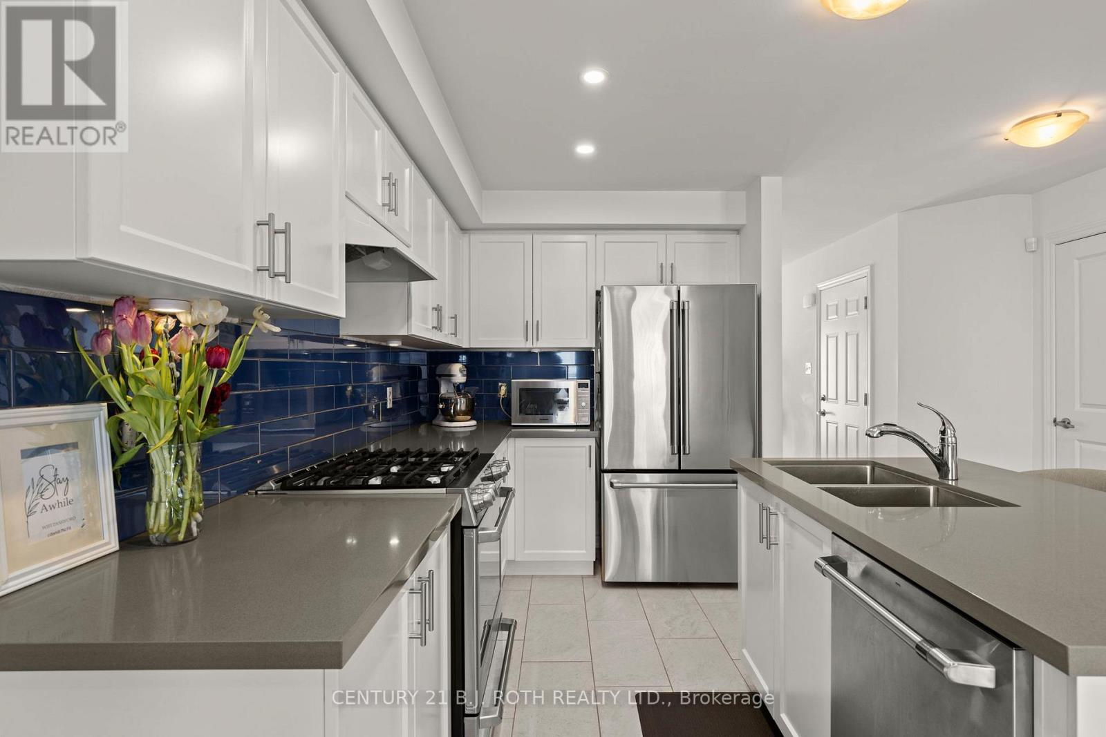 69 Alaskan Heights, Barrie (Holly), Ontario  L9J 0H9 - Photo 8 - S13475230