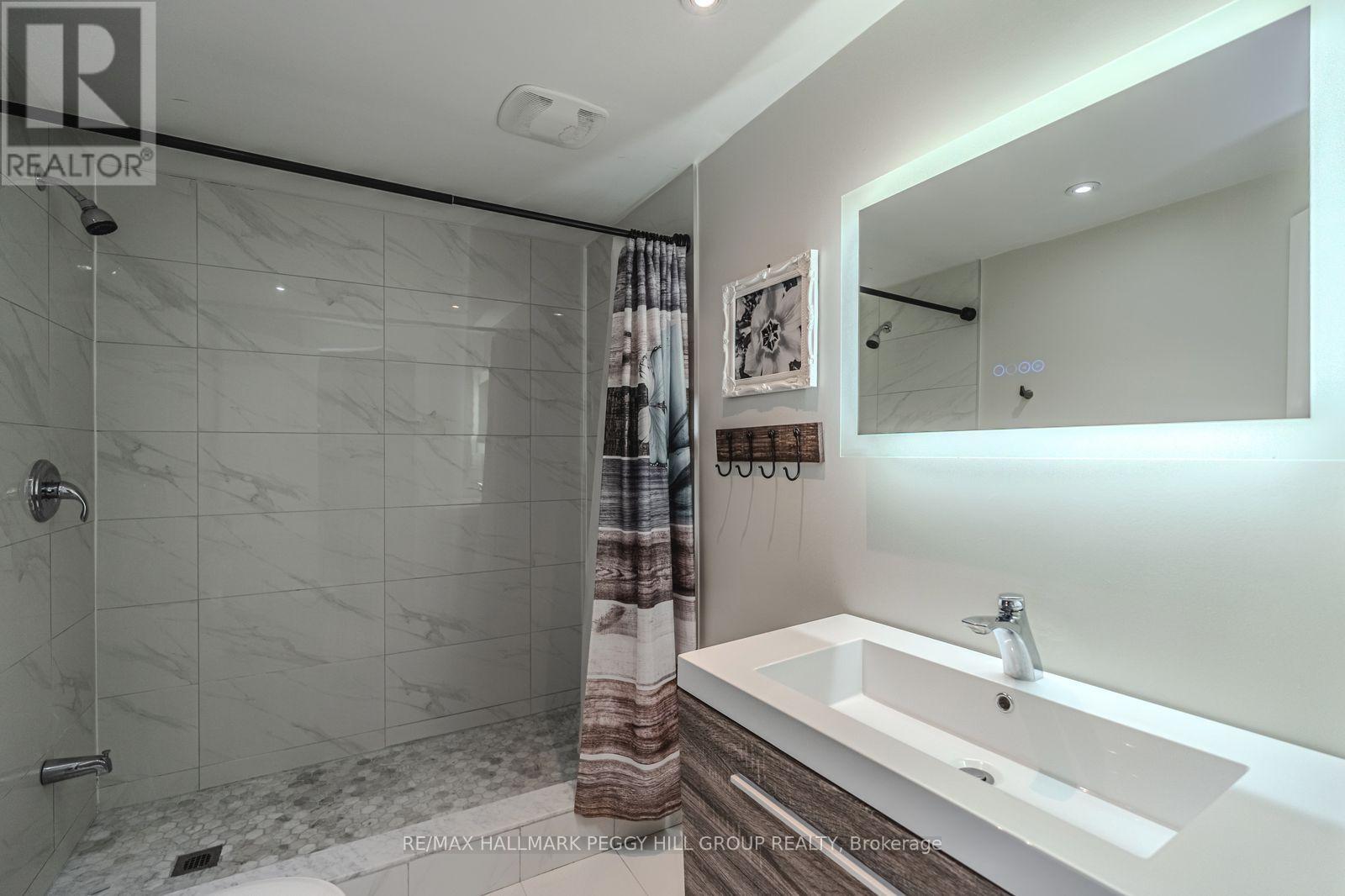 11 Oakmont Avenue, Oro-Medonte, Ontario  L0L 2L0 - Photo 17 - S13475644