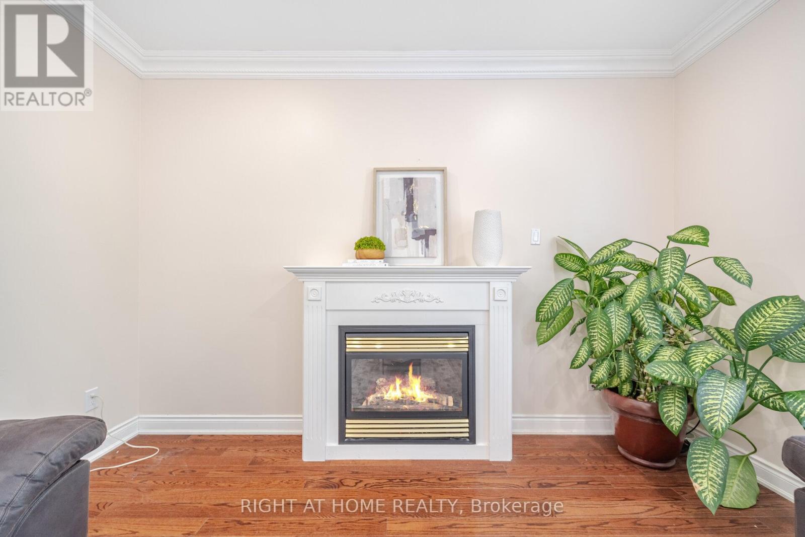 3737 Brinwood Gate, Mississauga, Ontario L5M 7G9 - Photo 17 - W12968260