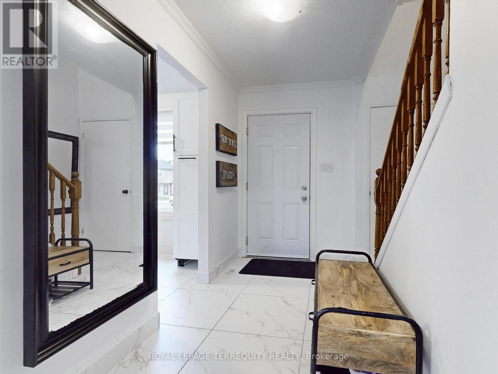 49 - 6730 Falconer Drive, Mississauga, Ontario L5N 1L5 - Photo 4 - W12990240