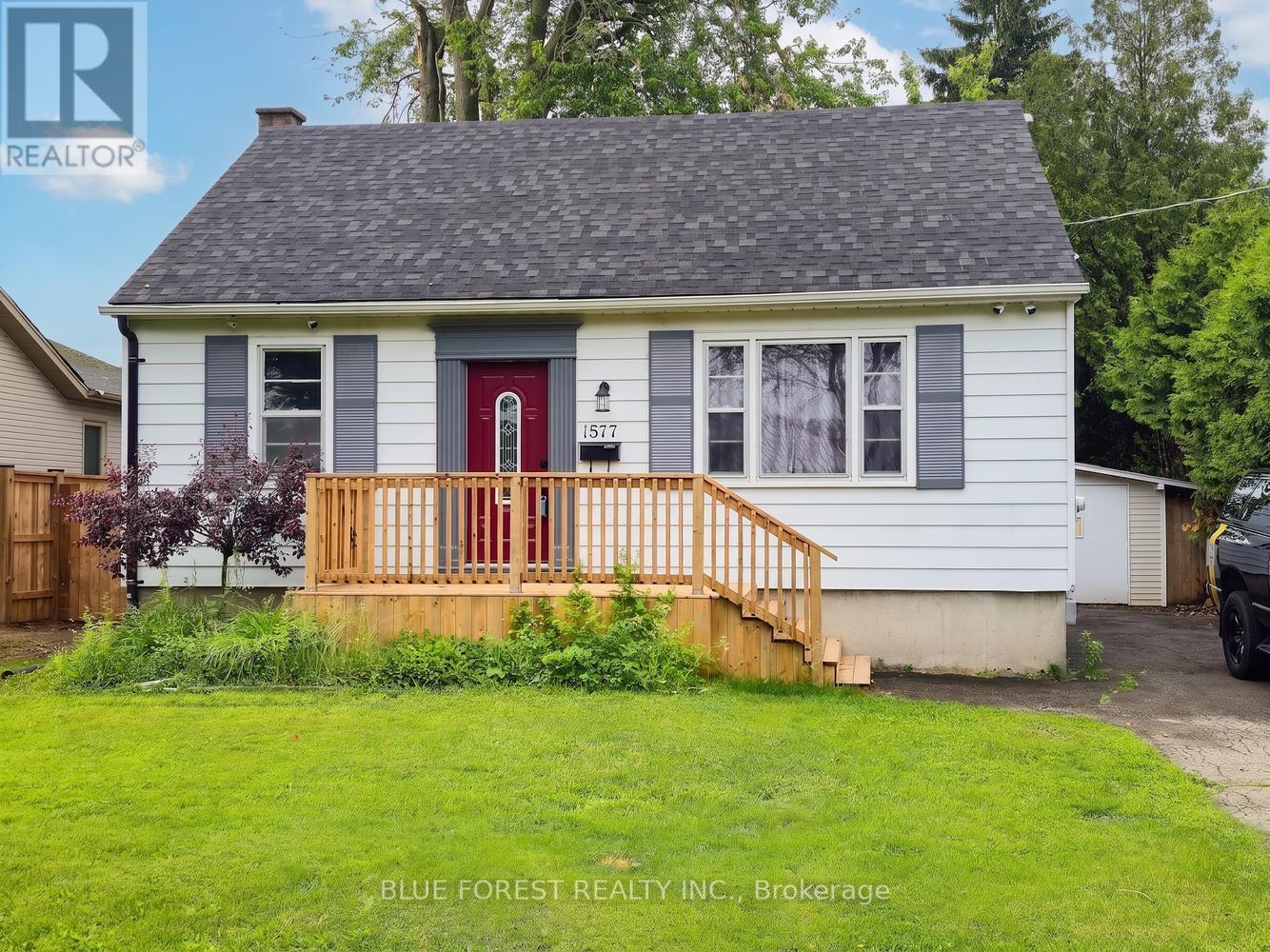 1877 Royal Crescent, London East, Ontario  N5W 2A9 - Photo 2 - X13474856