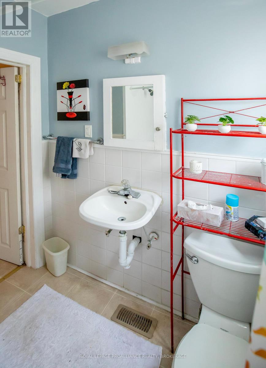 238 Mack Street, Kingston, Ontario  K7L 1P7 - Photo 14 - X13473422