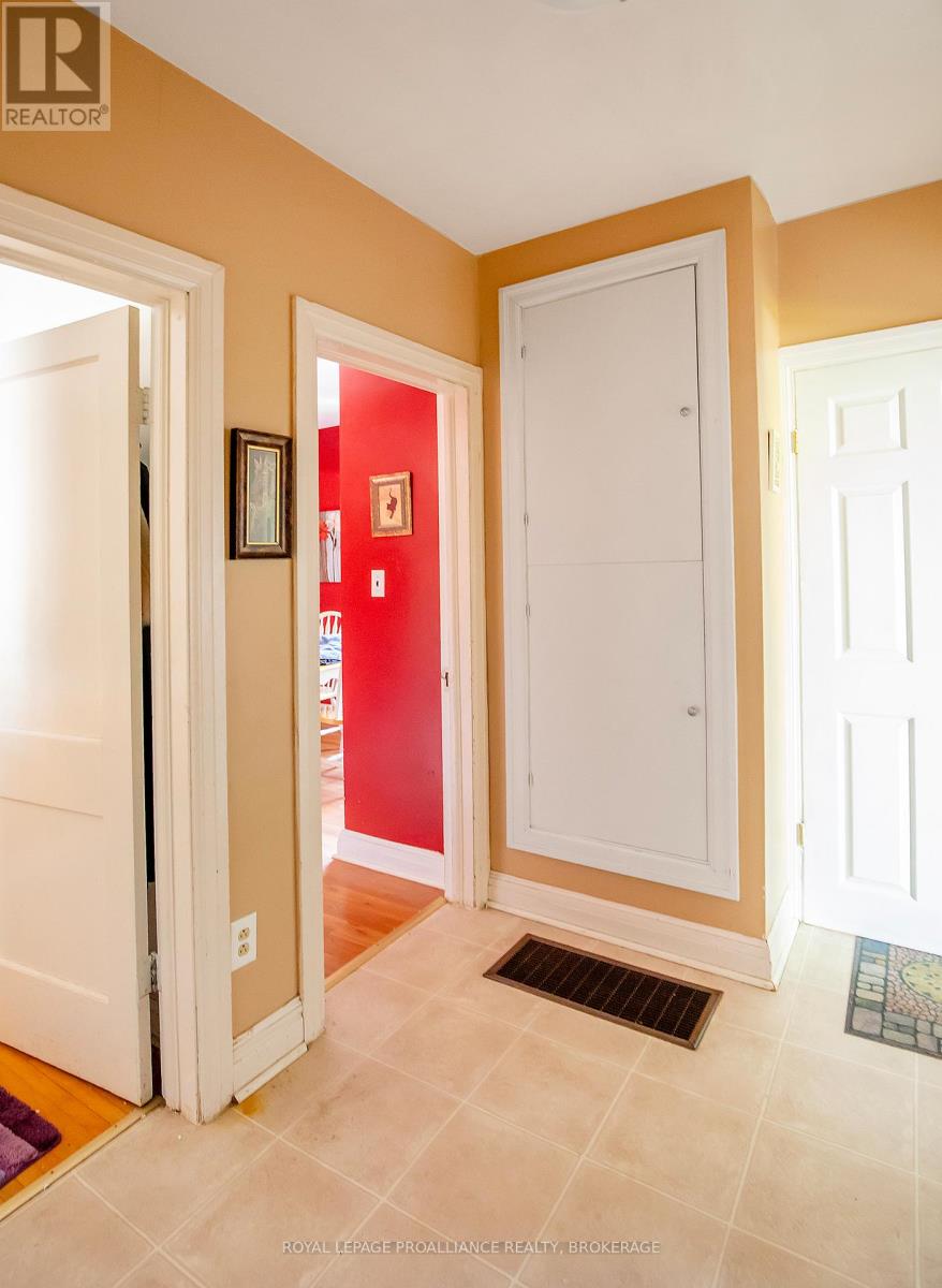 238 Mack Street, Kingston, Ontario  K7L 1P7 - Photo 6 - X13473422