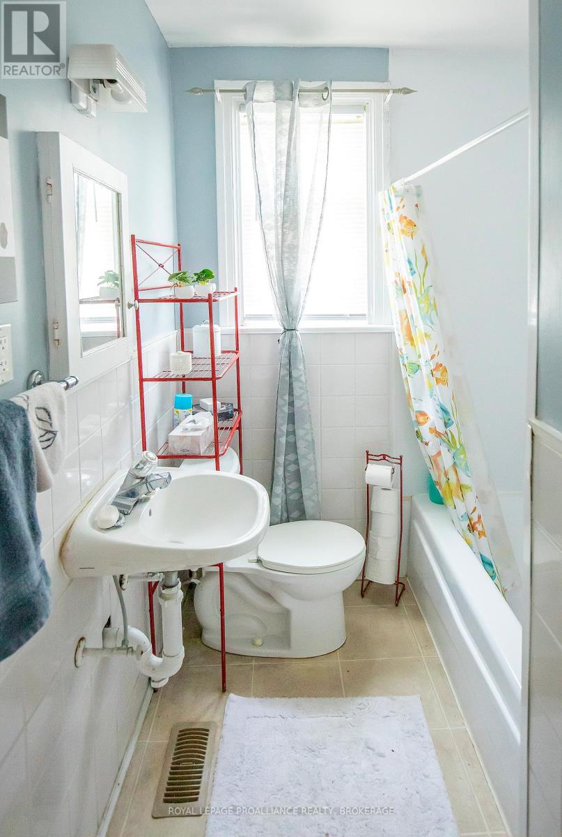 238 Mack Street, Kingston, Ontario  K7L 1P7 - Photo 13 - X13473422