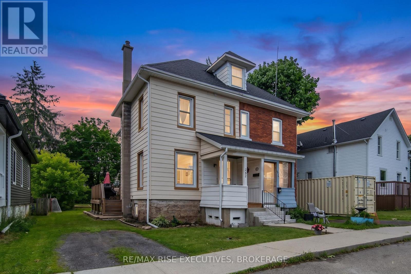 282 Sydenham Street, Gananoque, Ontario  K7G 1C3 - Photo 1 - X13474106