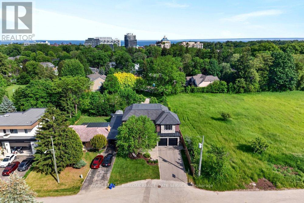 2470 Applewood Drive, Oakville, Ontario  L6L 1V9 - Photo 46 - W13242662