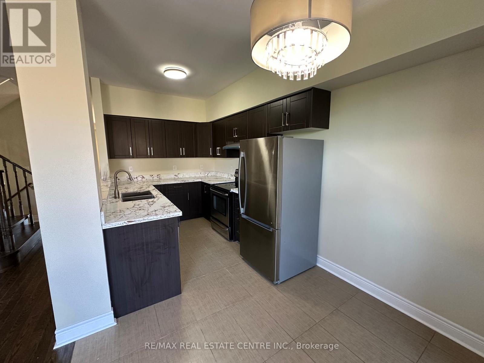 2491 Postmaster Drive, Oakville, Ontario  L6M 0L5 - Photo 10 - W13444572
