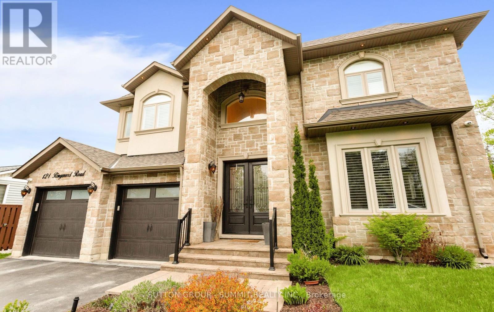 121 RINGWOOD ROAD, Oakville, Ontario