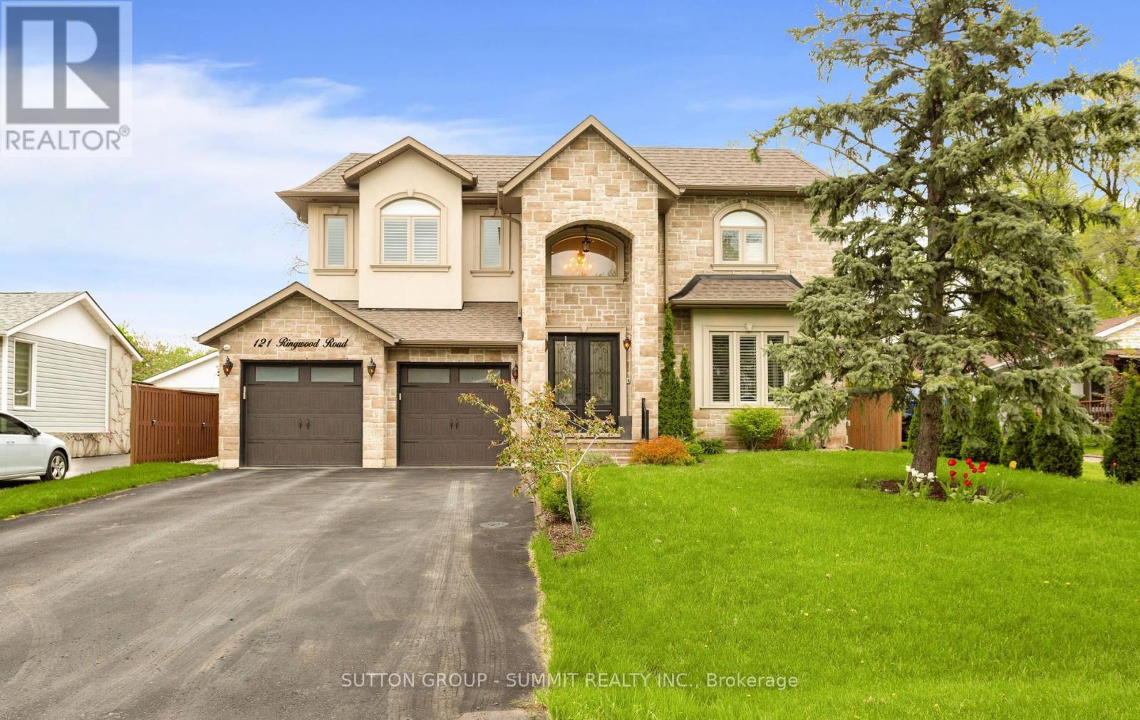 121 Ringwood Road, Oakville, Ontario  L6H 1K3 - Photo 2 - W13444882