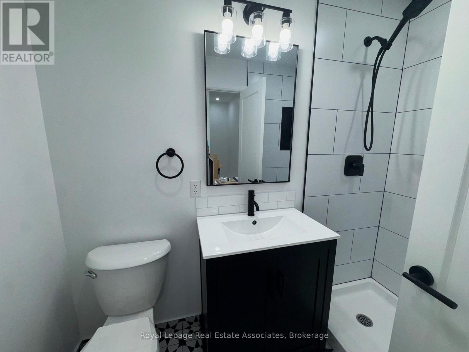 4 - 17 White Avenue, Toronto, Ontario  M6N 1S7 - Photo 11 - W13452828