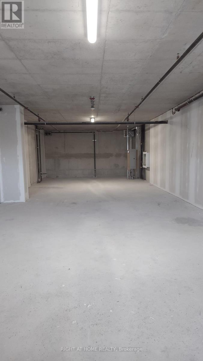 153 - 3401 Ridgeway Drive, Mississauga, Ontario  L5L 0B9 - Photo 2 - W13457386