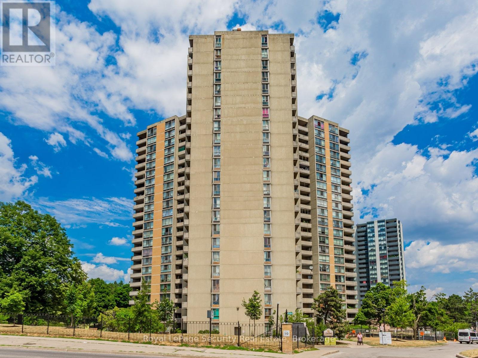 1702 - 10 Martha Eaton Way, Toronto, Ontario  M6M 5B3 - Photo 2 - W13456782